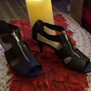 Style & Co cute sandle hills low heel 9.5